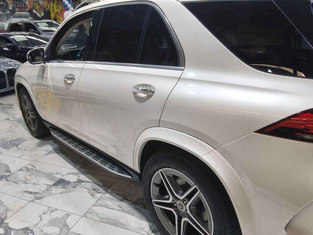 Used 2021 Mercedes-Benz GLE 350 4MATIC w/ AMG Line Exterior image 25