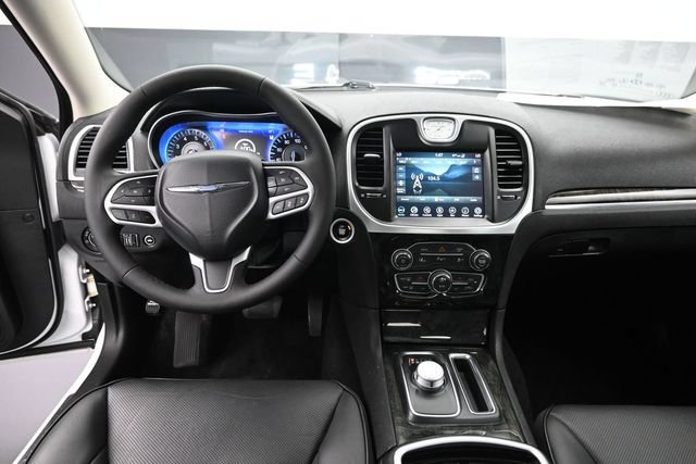 Used 2022 Chrysler 300 Touring L w/ Popular Equipment Group AWD/4WD image 11