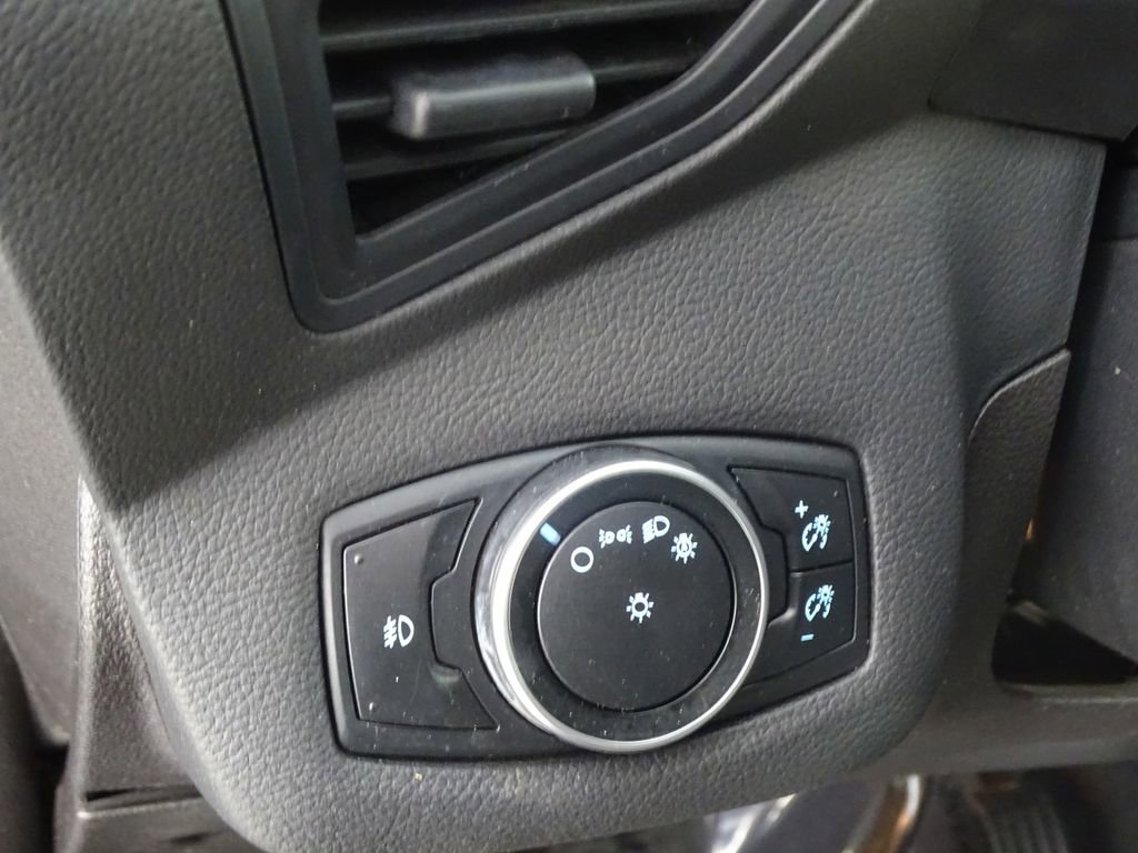 Used 2015 Ford Escape SE image 18