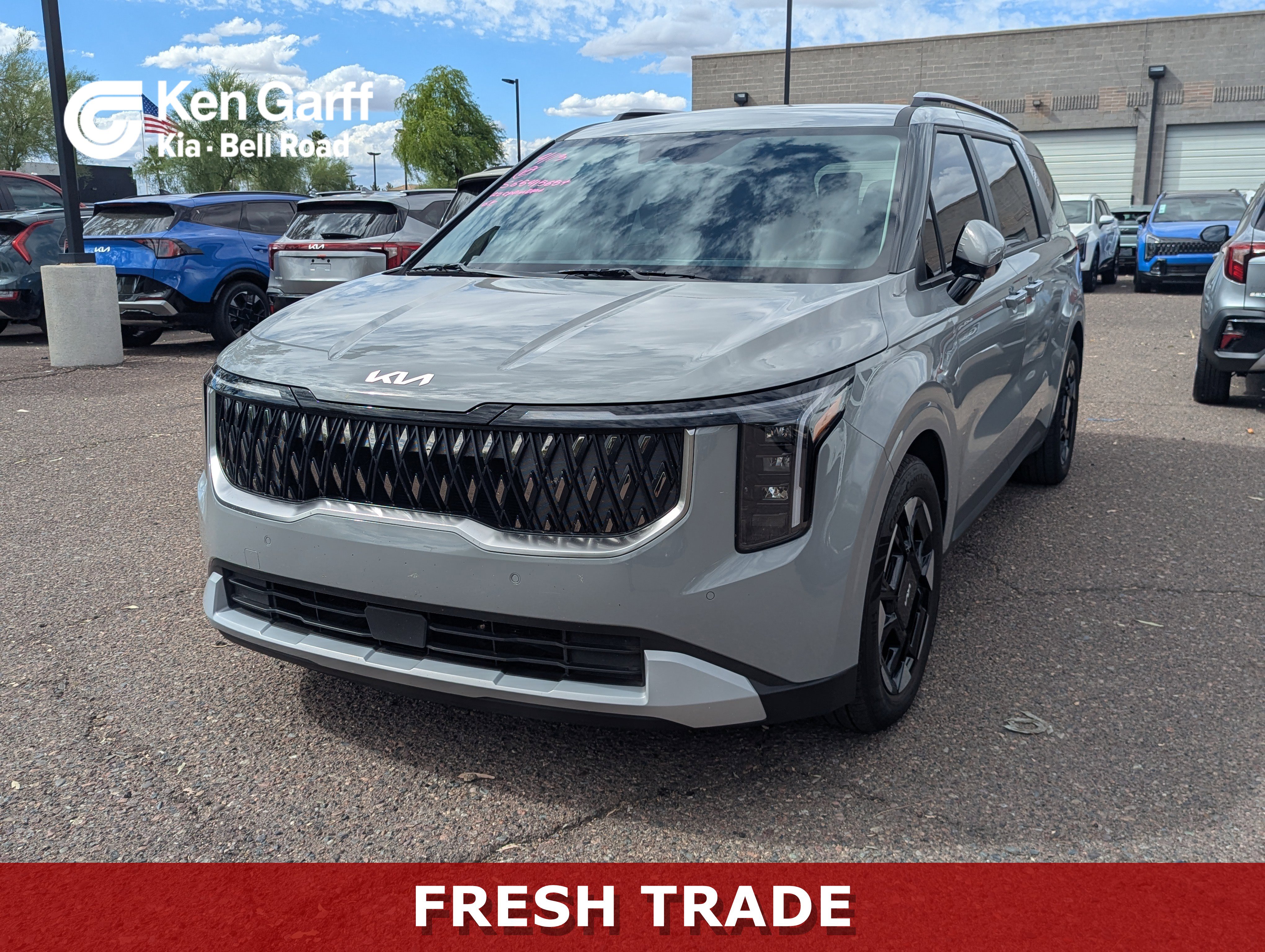 Certified 2025 Kia Carnival EX image 1