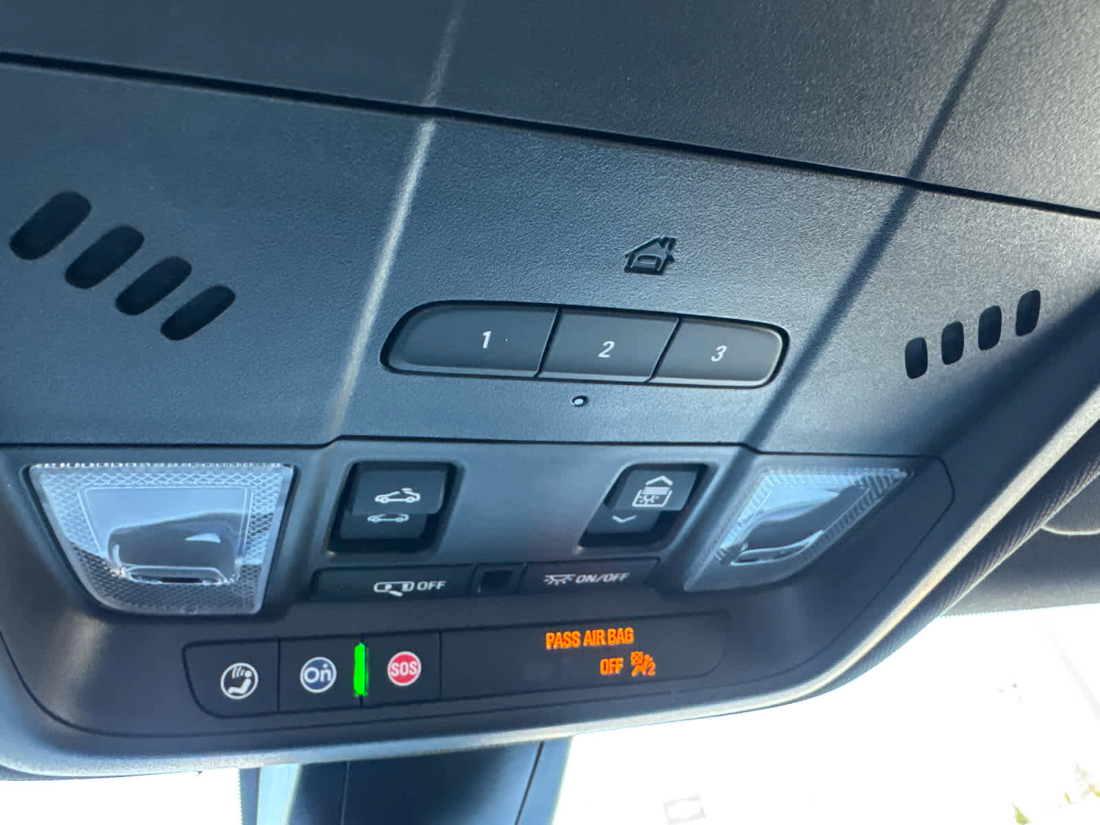 Used 2025 Chevrolet Blazer RS w/ Enhanced Convenience Package AWD/4WD image 29
