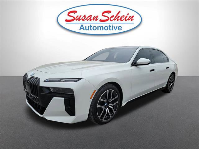 Used 2024 BMW 760i xDrive w/ Premium Package 2 AWD/4WD image 1