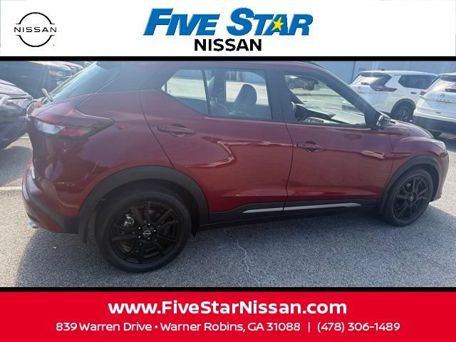 Used 2023 Nissan Kicks SR w/ SR Premium Package FWD image 7