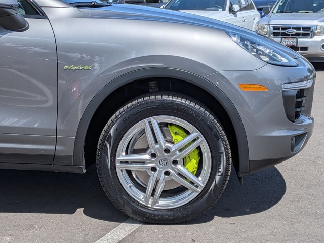 Used 2017 Porsche Cayenne S AWD/4WD image 26