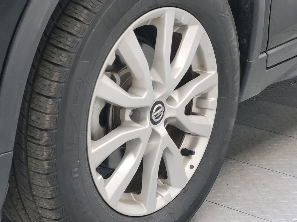 Used 2018 Nissan Rogue SV image 31