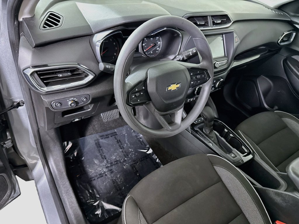 Used 2023 Chevrolet TrailBlazer LT AWD/4WD image 17