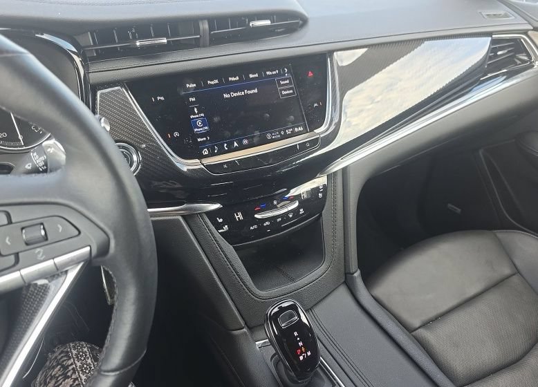 Used 2024 Cadillac XT6 Sport w/ LPO, Floor Liner Package AWD/4WD image 31
