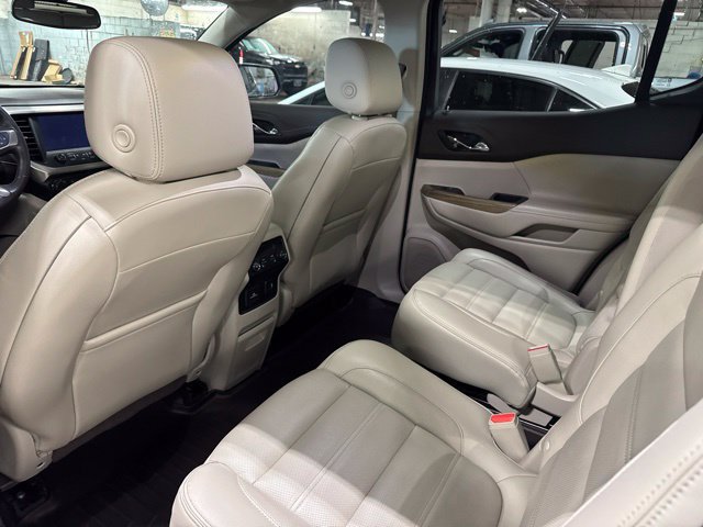 Used 2019 GMC Acadia Denali w/ Technology Package FWD image 11