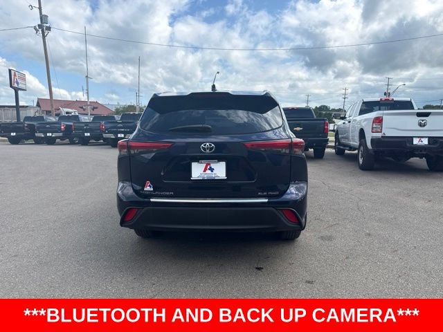 Used 2020 Toyota Highlander XLE w/ Protection Package #3 AWD/4WD image 4