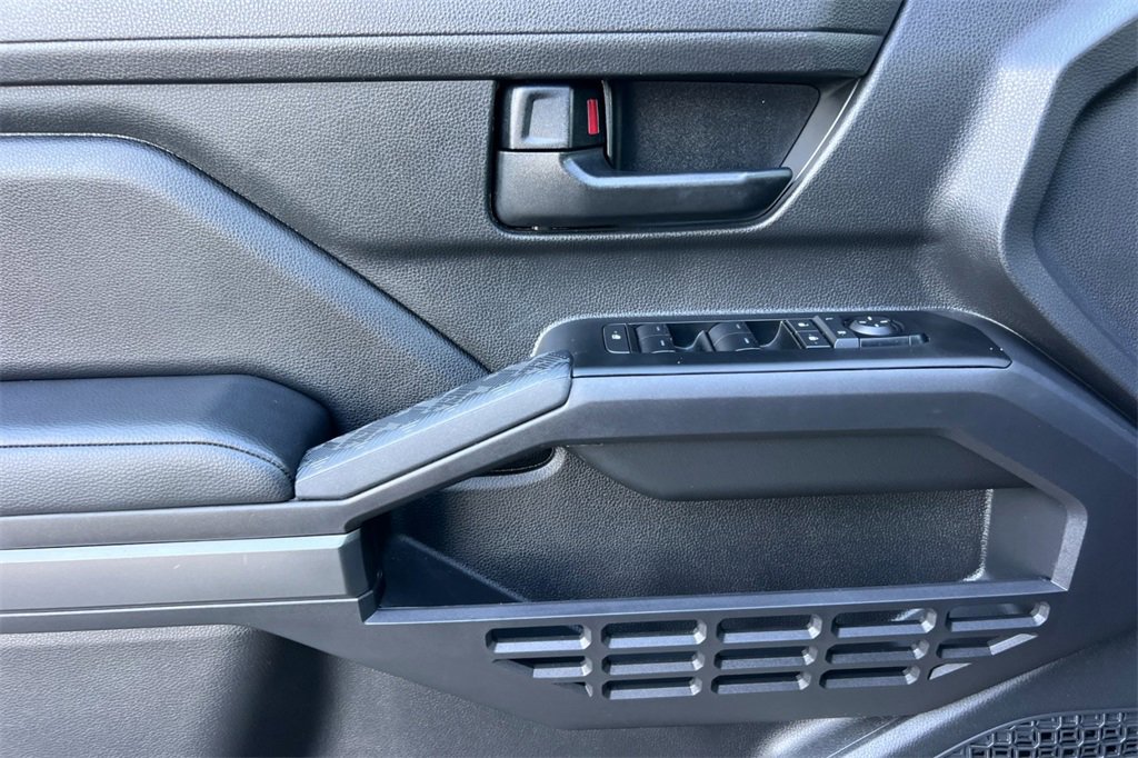 Certified 2025 Toyota Tacoma SR5 image 14