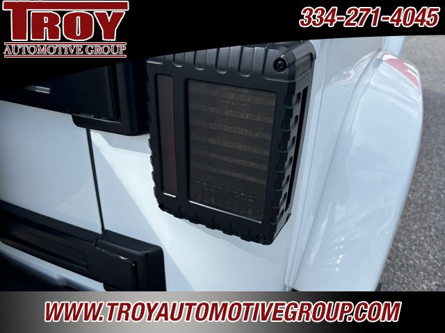 Used 2017 Jeep Wrangler Unlimited Rubicon w/ Connectivity Group image 23