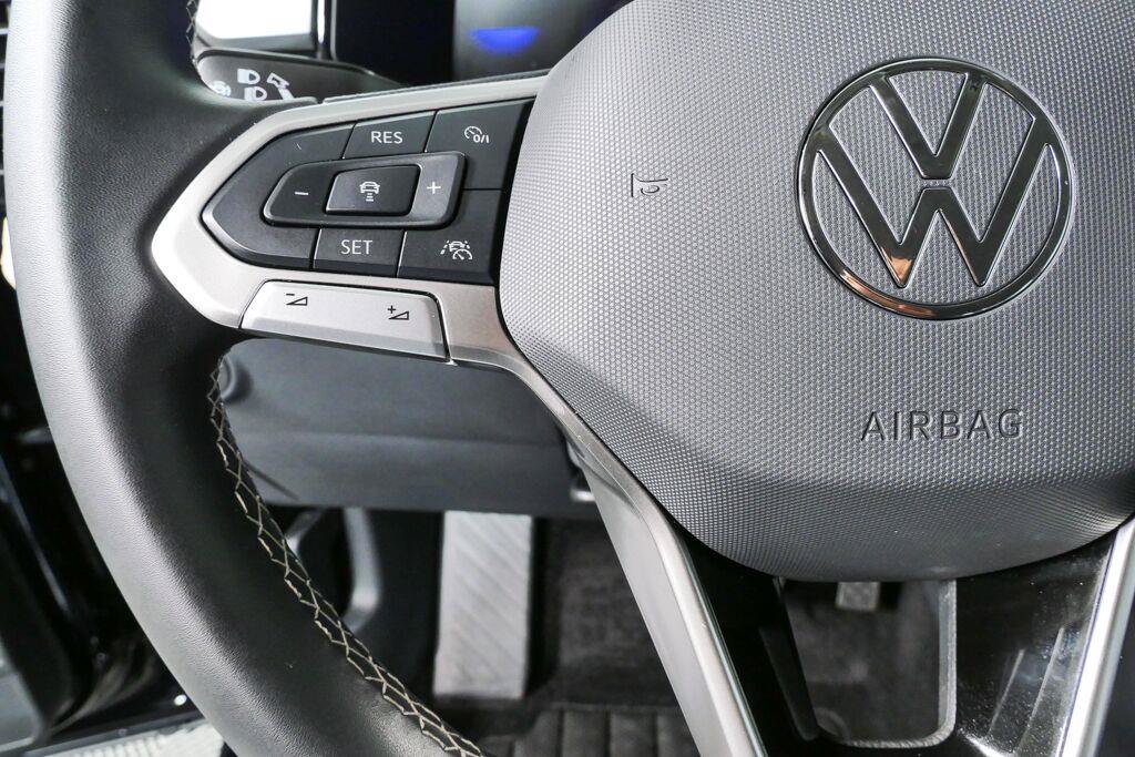 Used 2025 Volkswagen Taos S FWD image 9