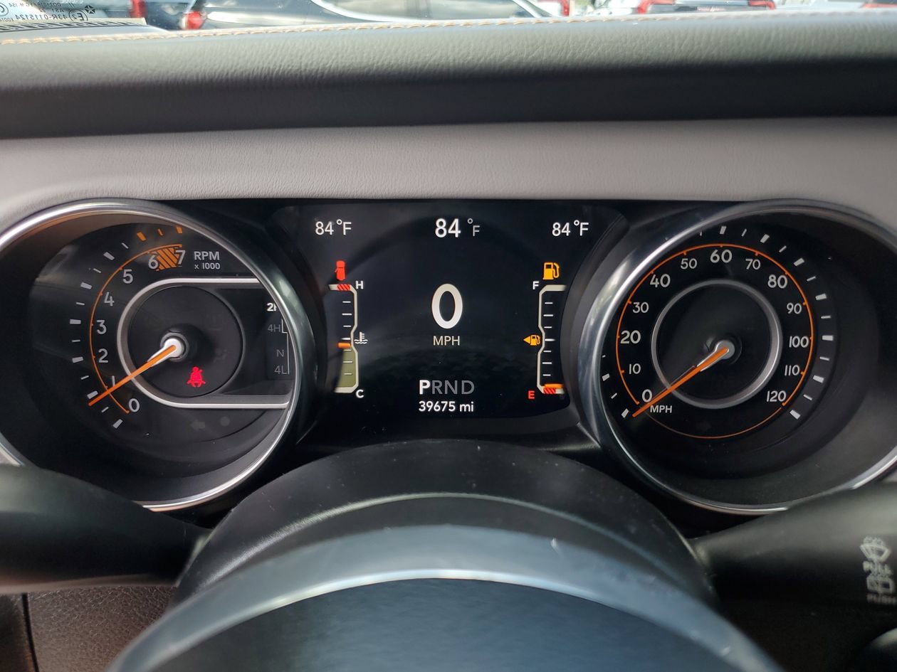 Used 2022 Jeep Wrangler Unlimited Sahara AWD/4WD image 30