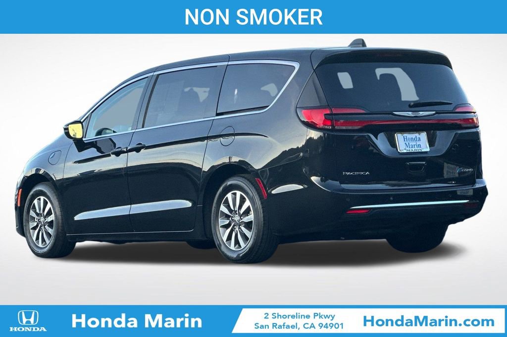 Used 2024 Chrysler Pacifica Select image 8