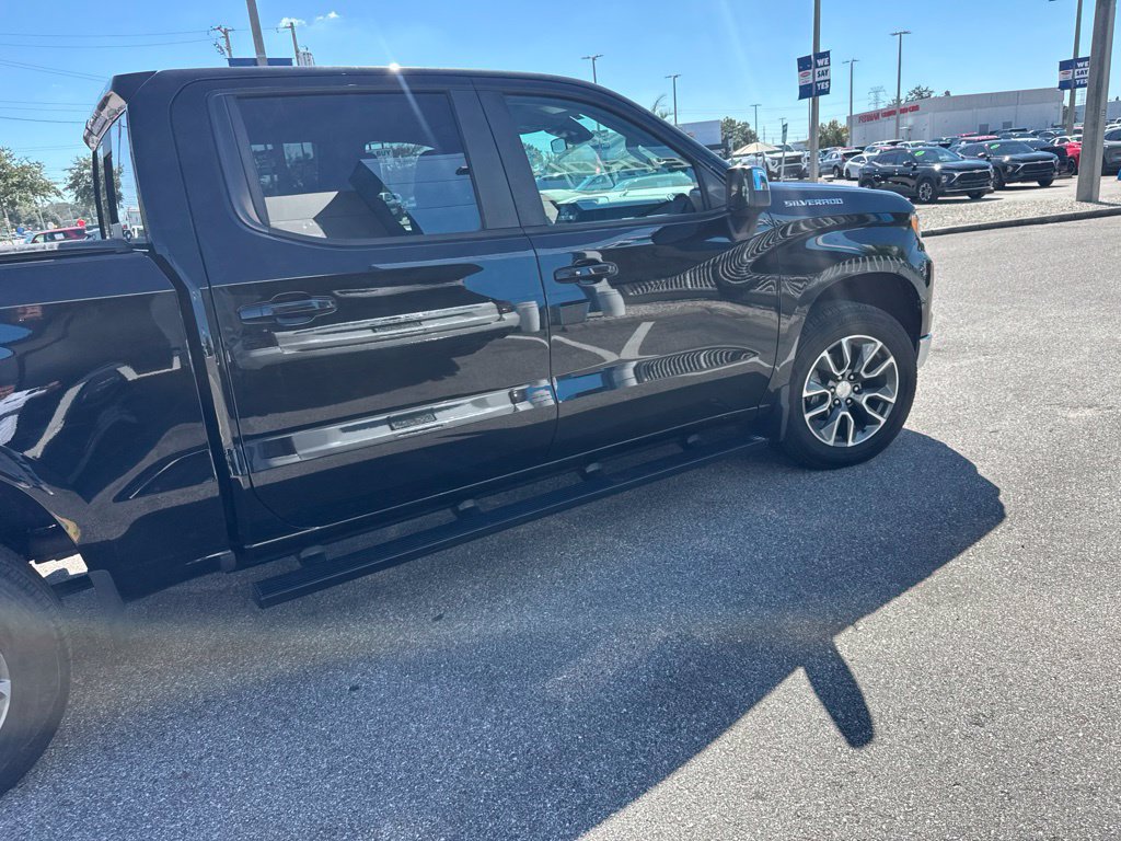 Used 2022 Chevrolet Silverado 1500 LT w/ All Star Edition Plus RWD image 4
