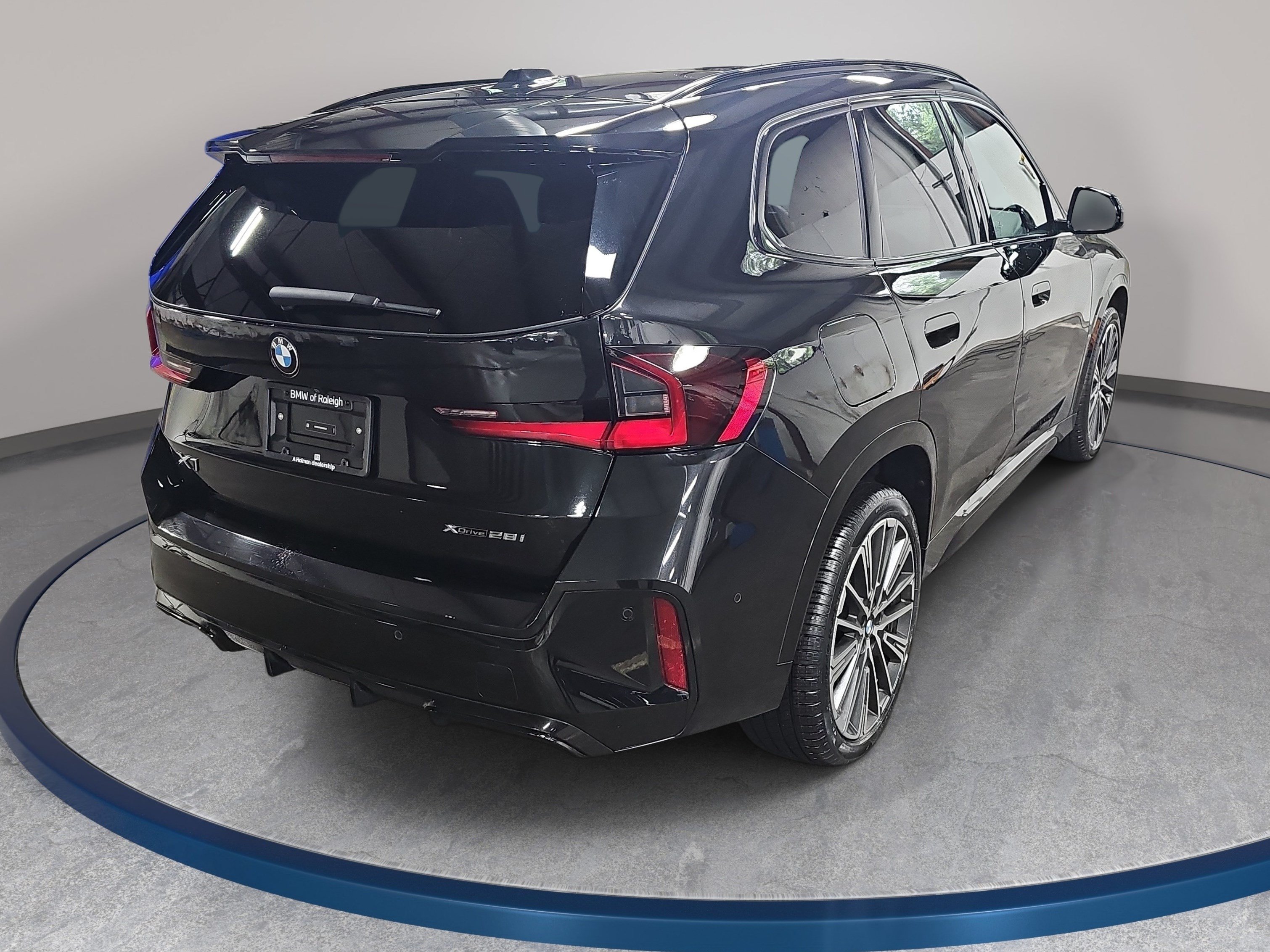 Used 2023 BMW X1 xDrive28i w/ Premium Package AWD/4WD image 6