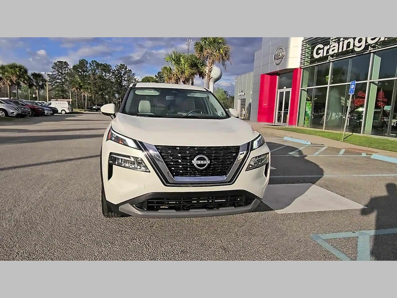 Used 2023 Nissan Rogue SV image 19
