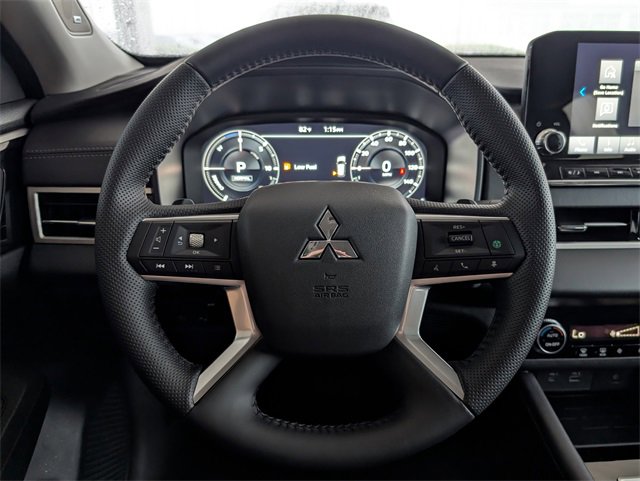 New 2025 Mitsubishi Outlander SE image 16