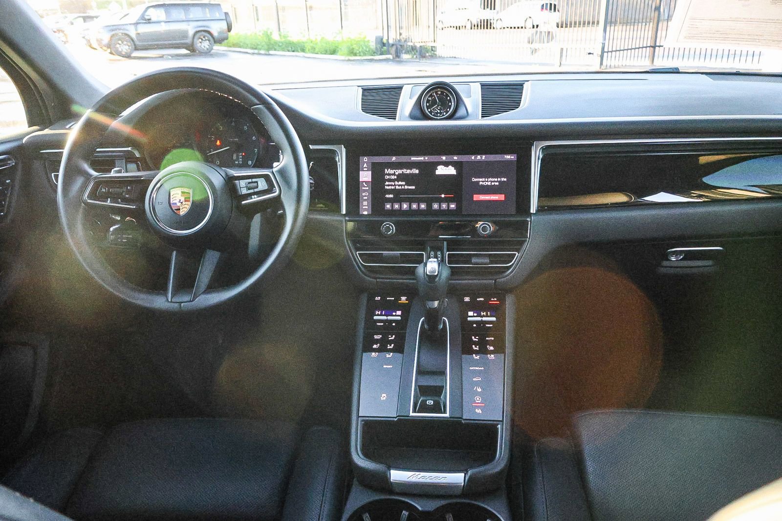 Used 2022 Porsche Macan Base image 22