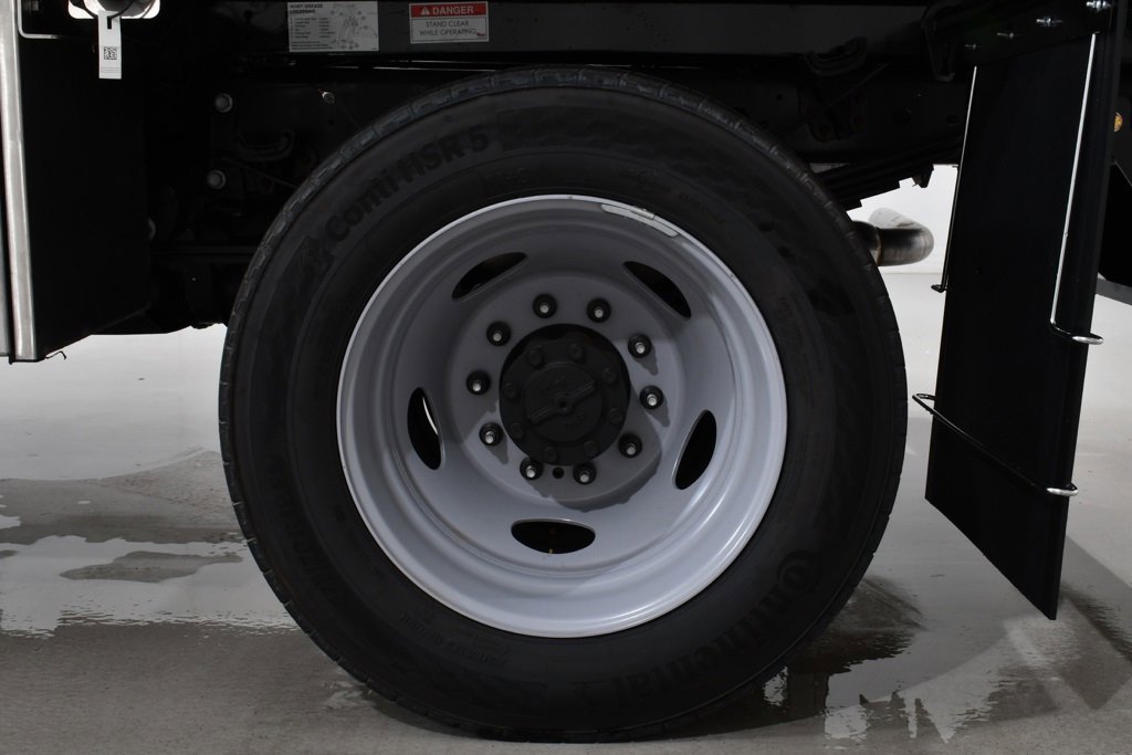 New 2025 Ford F550 4x4 Crew Cab Super Duty w/ XLT Value Package image 19