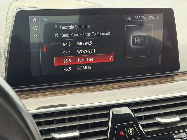 Used 2019 BMW 530e w/ Convenience Package image 27