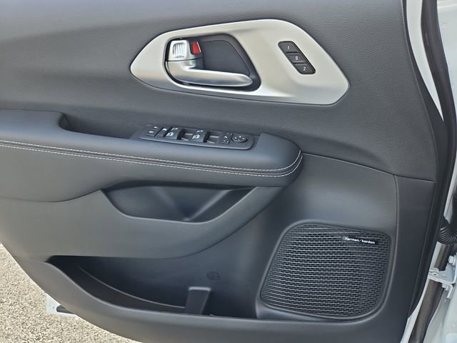 New 2026 Chrysler Pacifica Limited w/ Uconnect Theater Family Group image 13