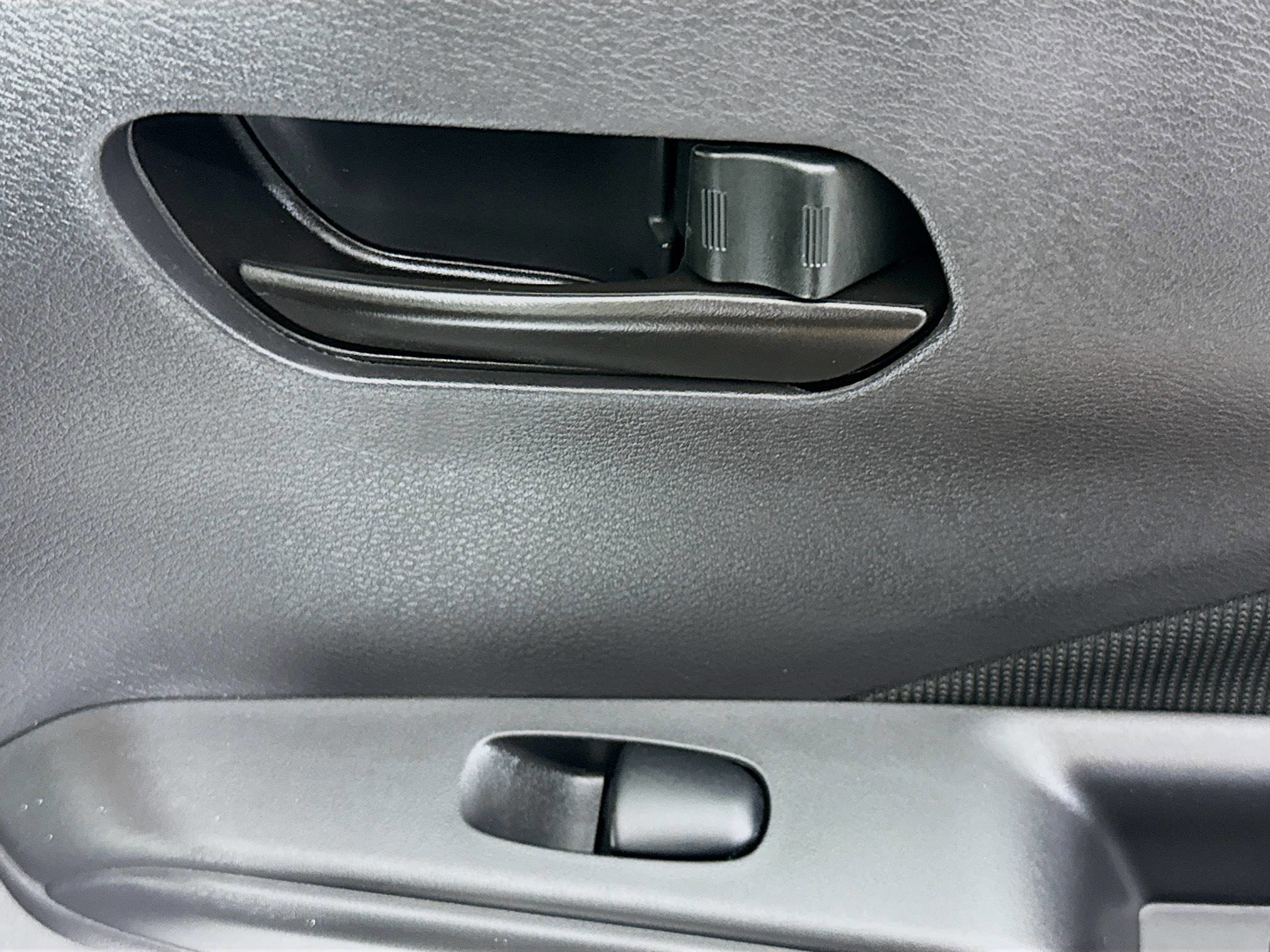 Used 2022 Nissan Kicks S image 30