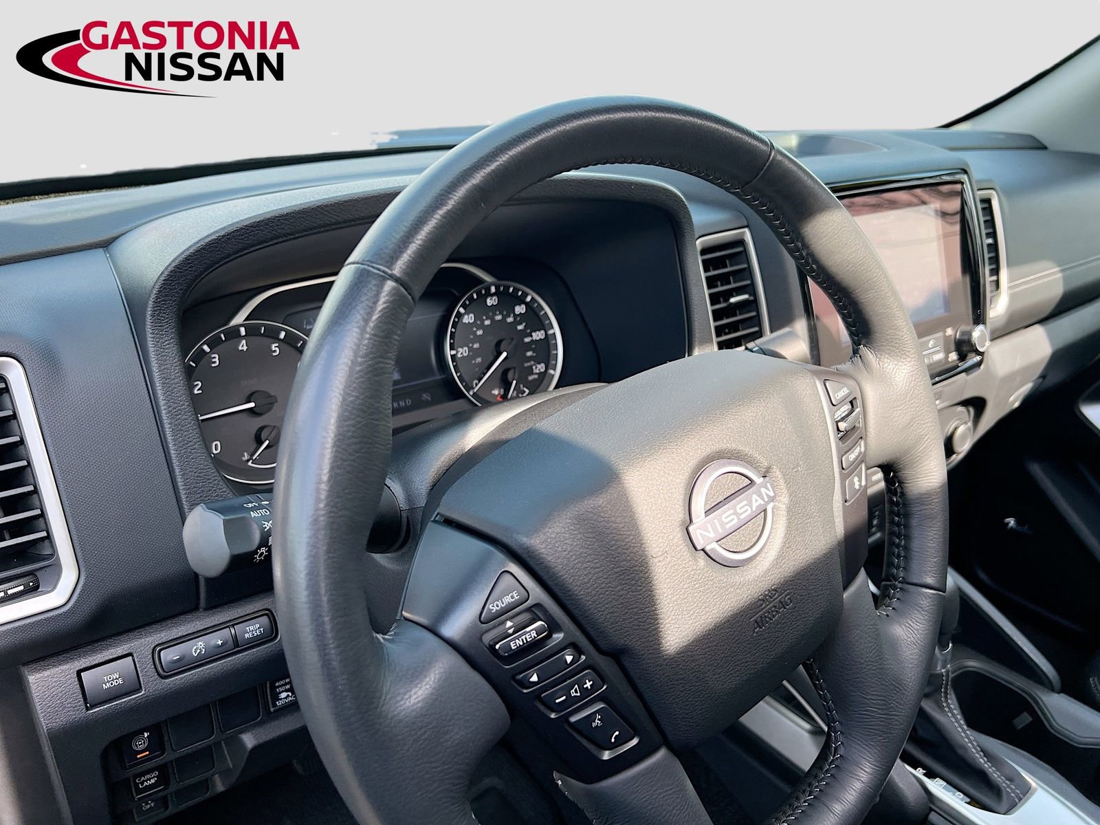 Used 2024 Nissan Frontier SL w/ Technology Package image 11