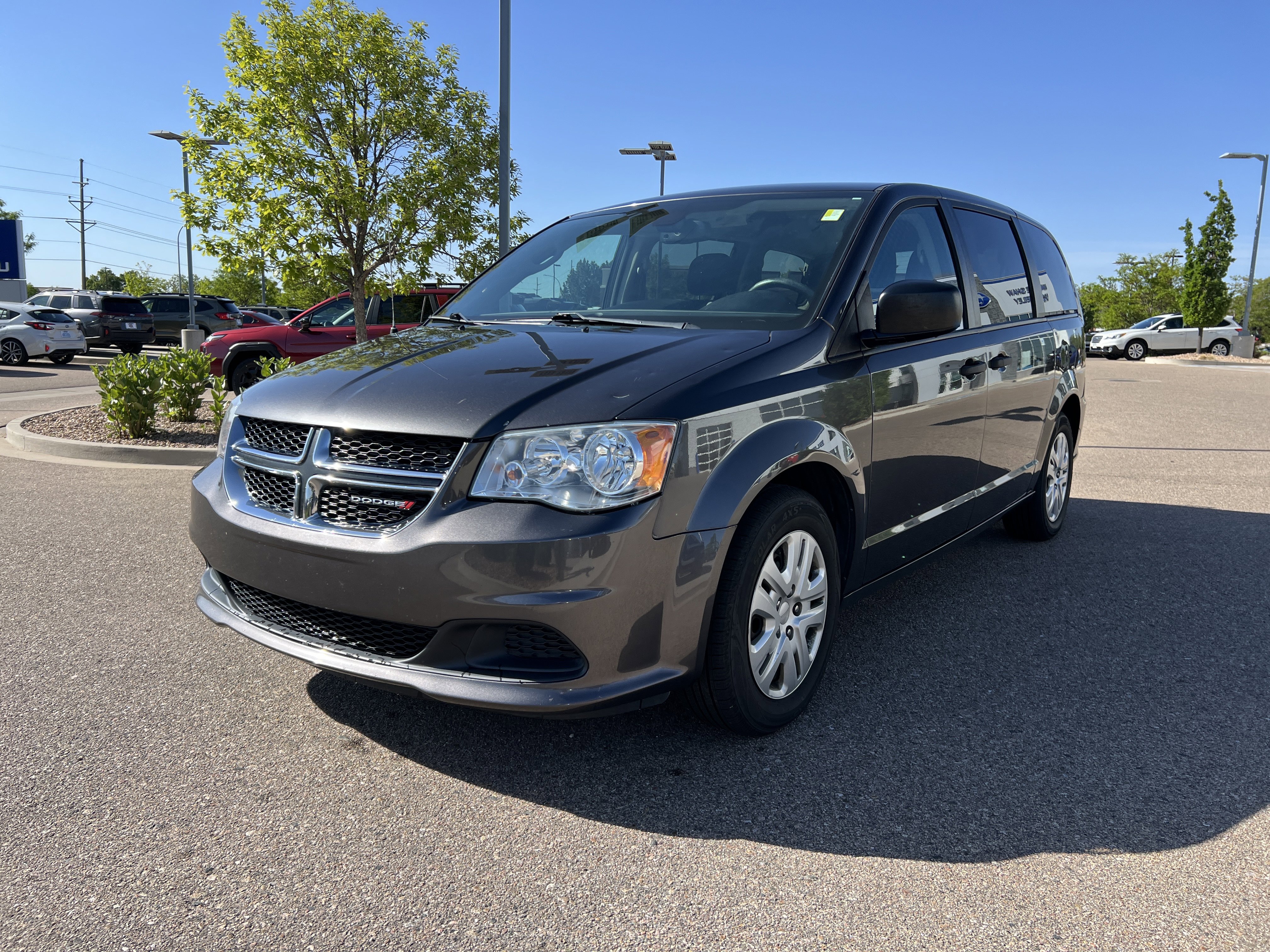 Used 2020 Dodge Grand Caravan SE w/ UConnect Hands-Free Group FWD image 14
