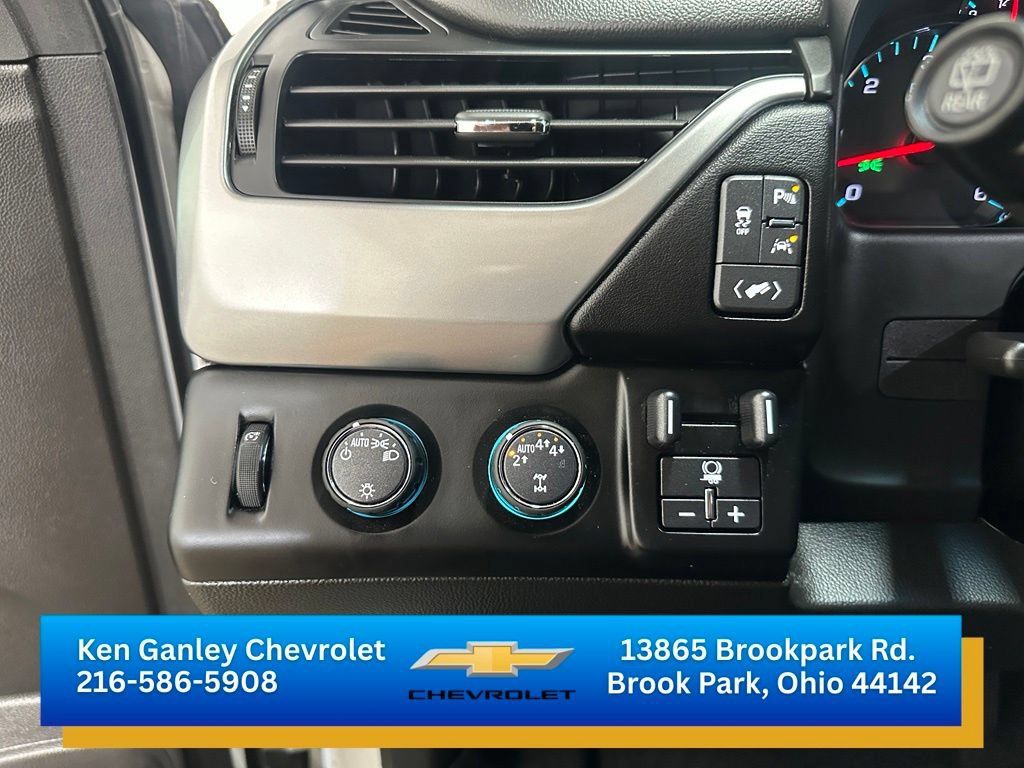 Certified 2018 Chevrolet Tahoe LT w/ RST Edition AWD/4WD image 10