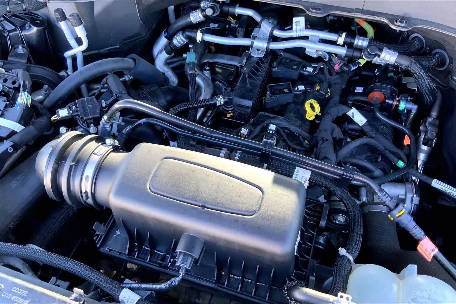 Used 2022 Ford Explorer XLT w/ Equipment Group 202A RWD image 32
