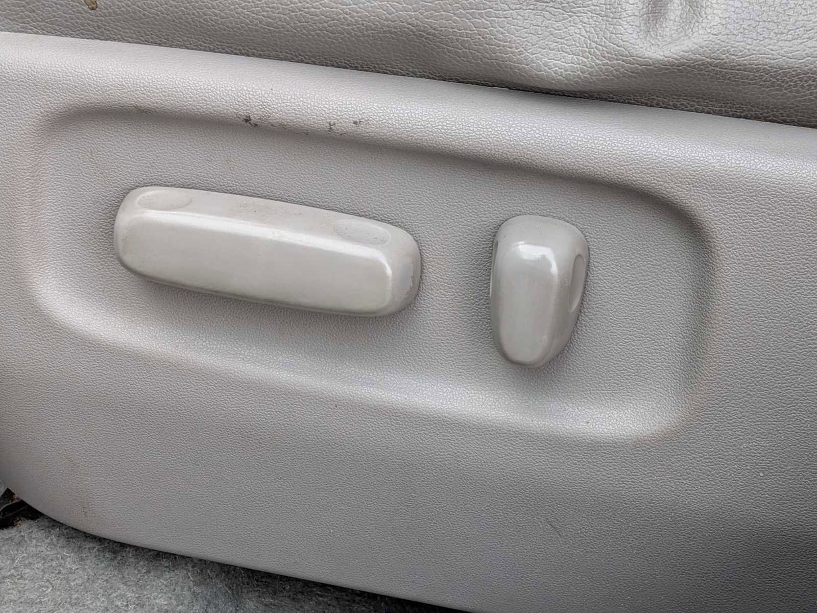 Used 2011 Toyota RAV4 Limited w/ Limited Extra Value Pkg image 13