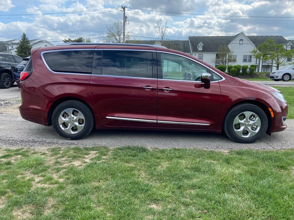 Used 2018 Chrysler Pacifica Limited w/ Advanced Safetytec Group FWD image 6
