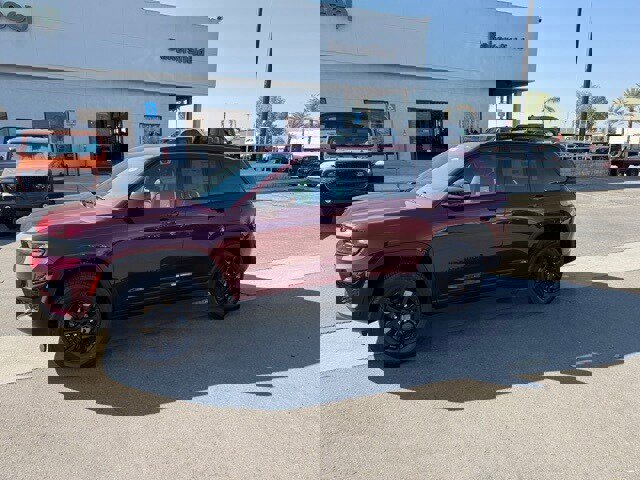 New 2025 Jeep Grand Cherokee Laredo