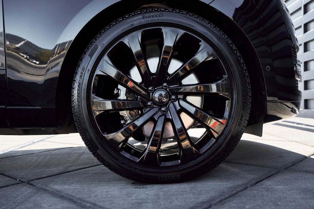 Used 2025 Land Rover Range Rover Long Wheelbase Autobiography image 19