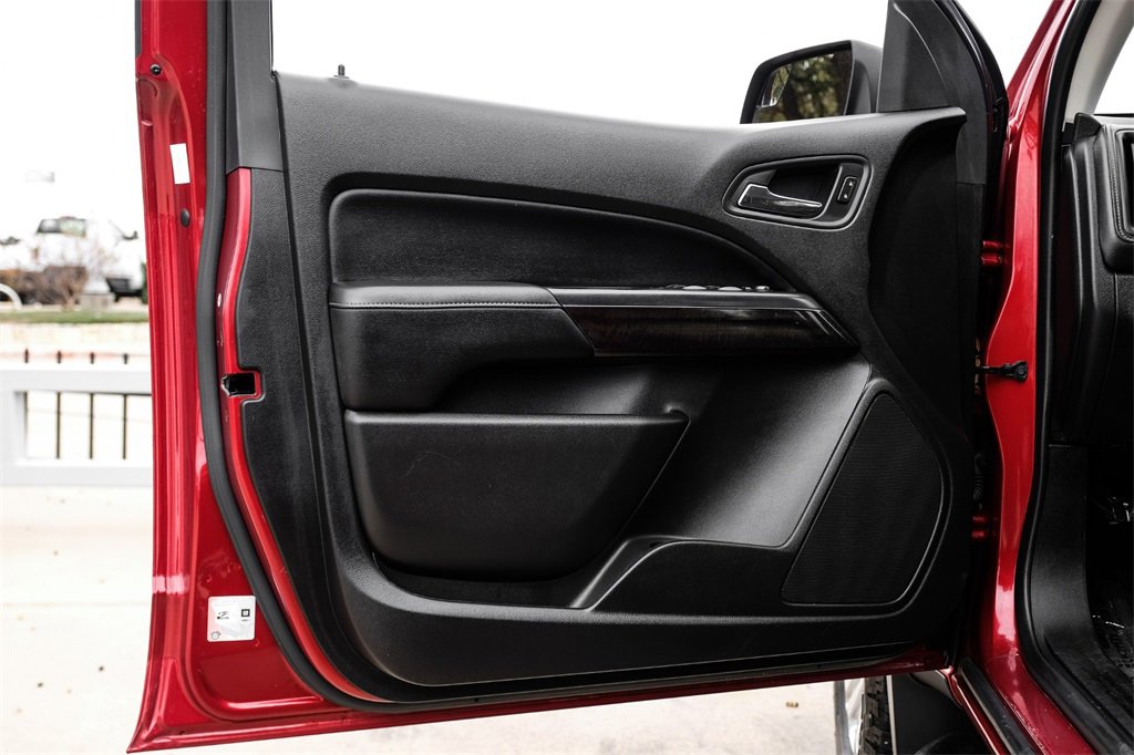 Used 2016 GMC Canyon SLT image 42