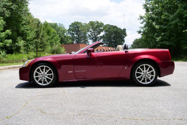 Used 2007 Cadillac XLR V RWD image 45