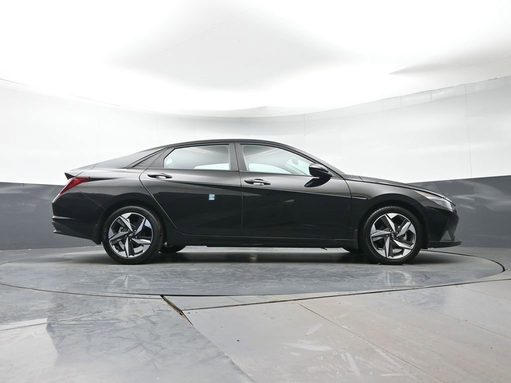 Used 2023 Hyundai Elantra SEL w/ Convenience Package FWD image 29