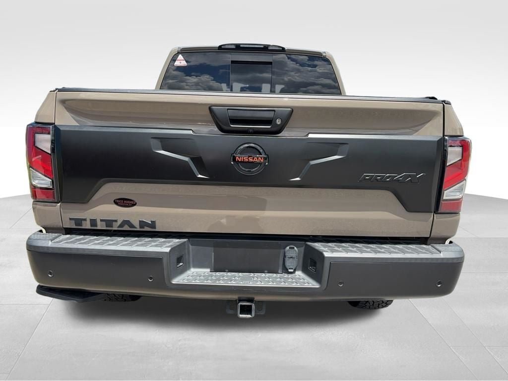 Used 2021 Nissan Titan PRO-4X w/ Pro-4x Convenience Package AWD/4WD image 9