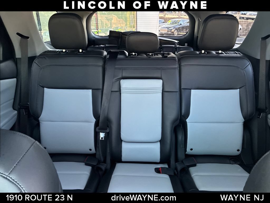 Used 2022 Ford Explorer XLT w/ Equipment Group 202A AWD/4WD image 15