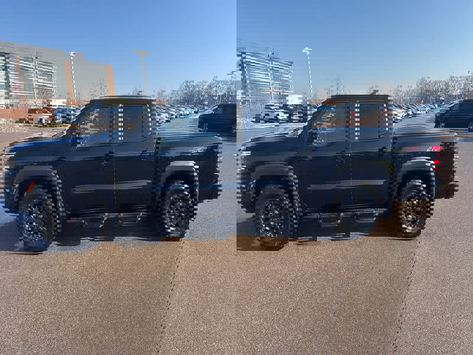 Used 2022 Nissan Frontier PRO-4X w/ Pro-4X Premium Package image 18