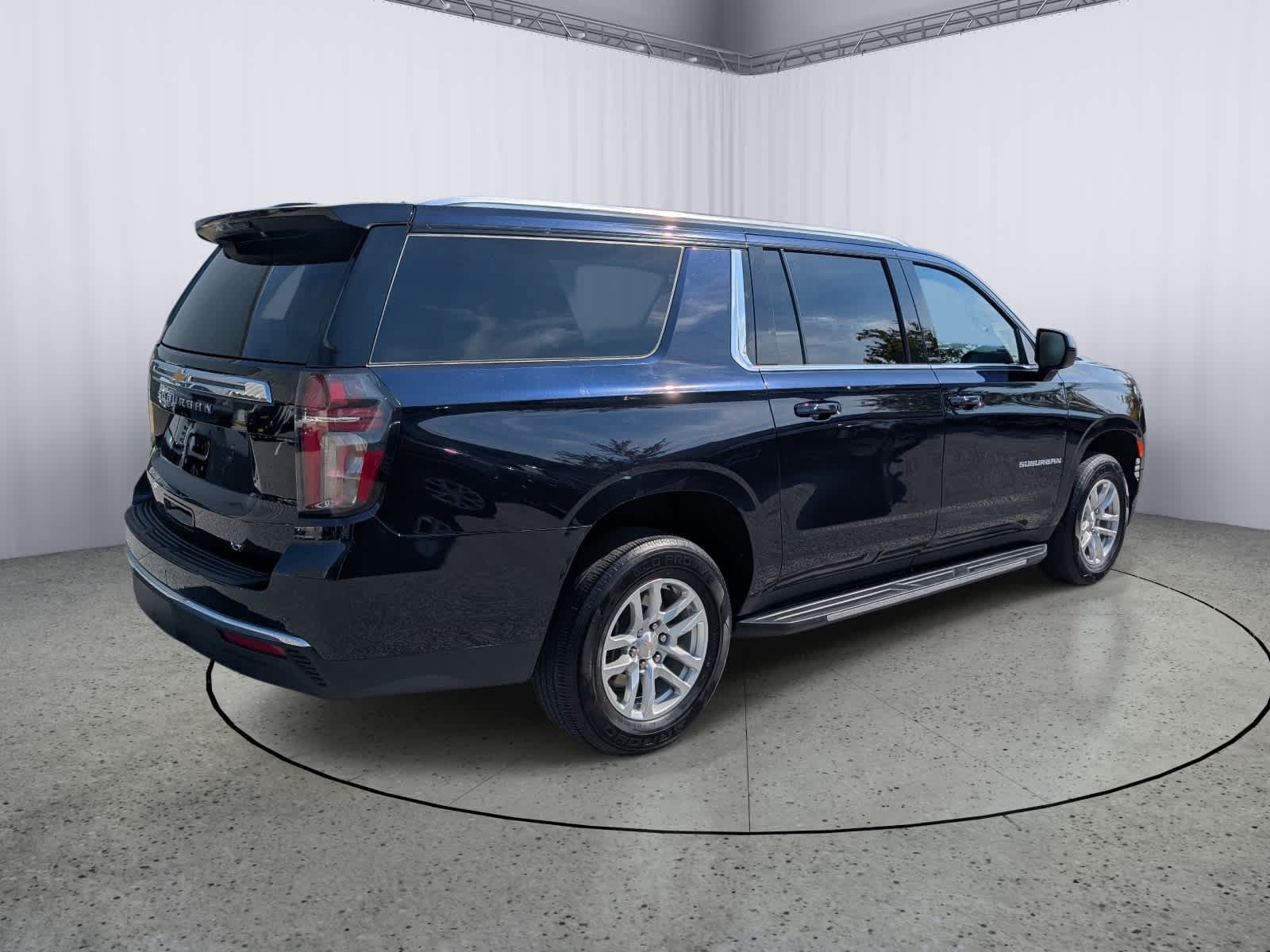 Certified 2023 Chevrolet Suburban LT AWD/4WD image 3