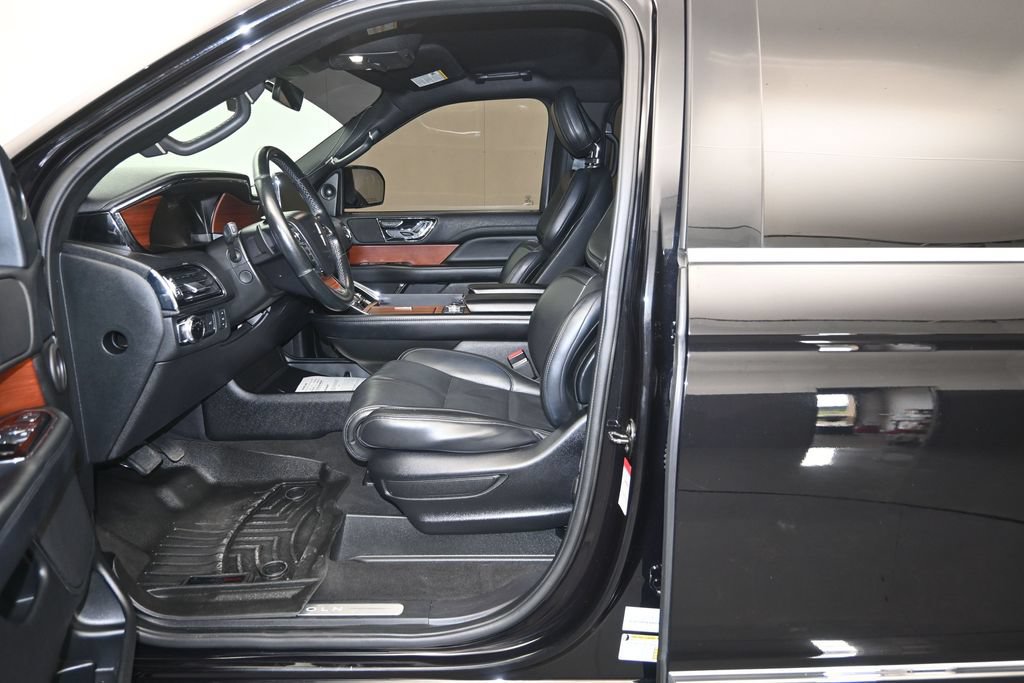 Used 2020 Lincoln Navigator L 4WD image 27