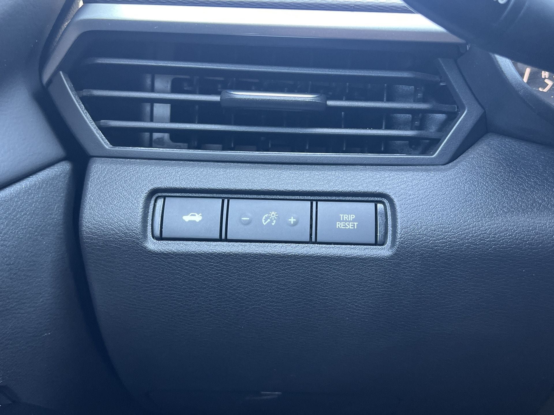 Certified 2024 Nissan Altima 2.5 SR FWD image 14