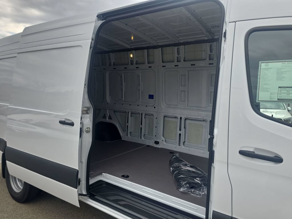 New 2026 Mercedes-Benz Sprinter 3500 image 23