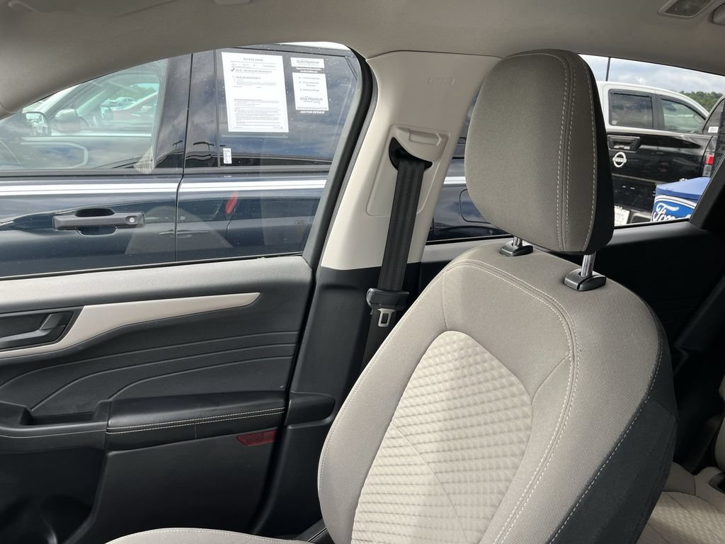 Used 2022 Ford Escape SE FWD image 22