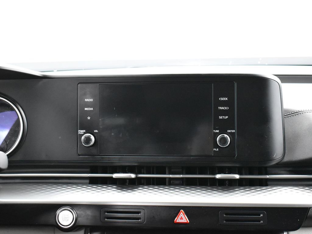 Used 2024 Kia Carnival LX image 21