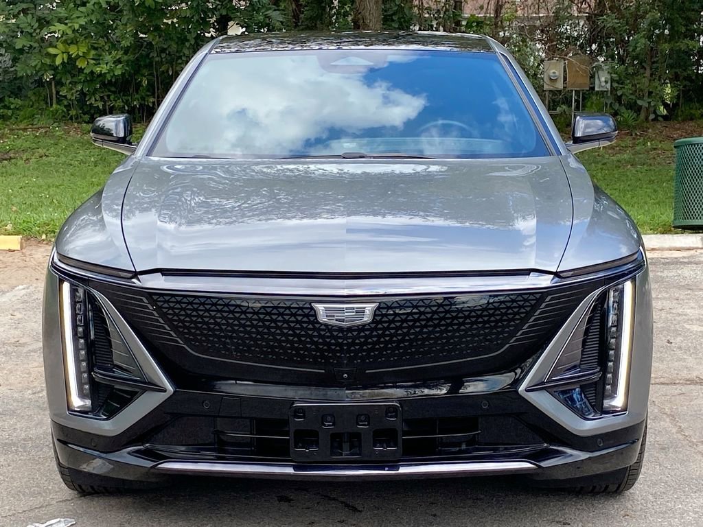 Used 2024 Cadillac Lyriq Sport image 3