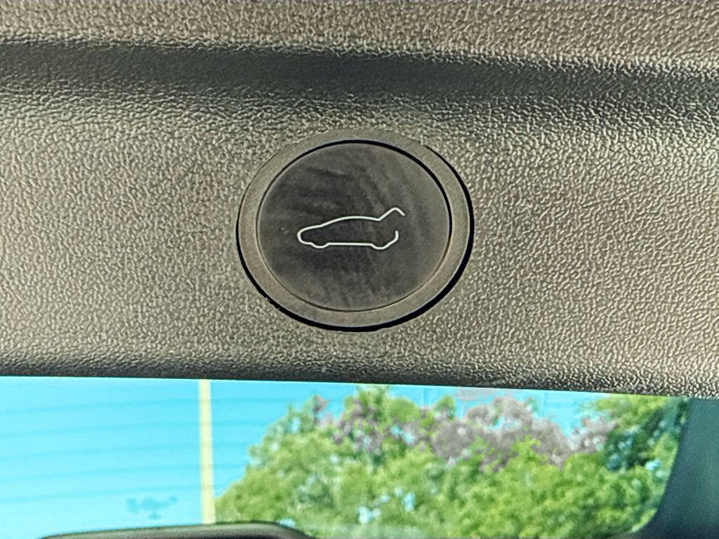 Used 2023 Tesla Model Y Long Range image 13