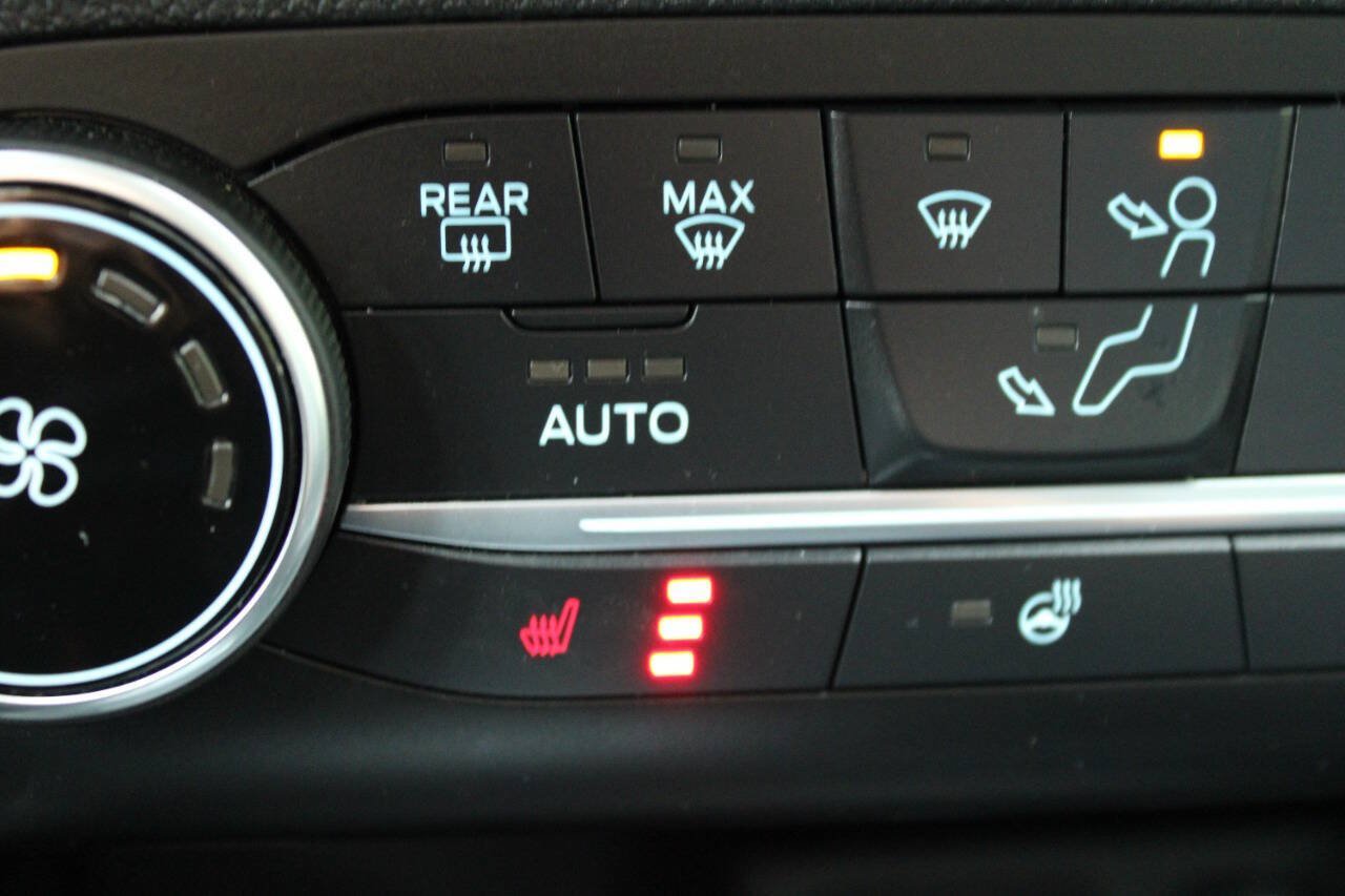 Used 2020 Ford Escape SEL AWD/4WD image 18